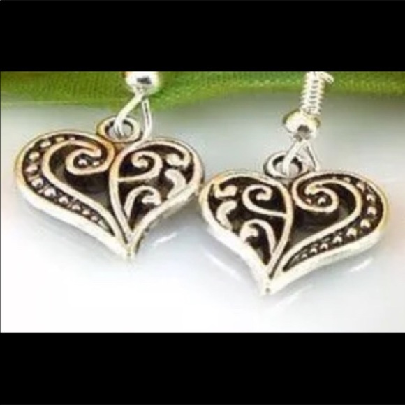 New Sterling Silver Heart Love Earrings - Picture 2 of 2